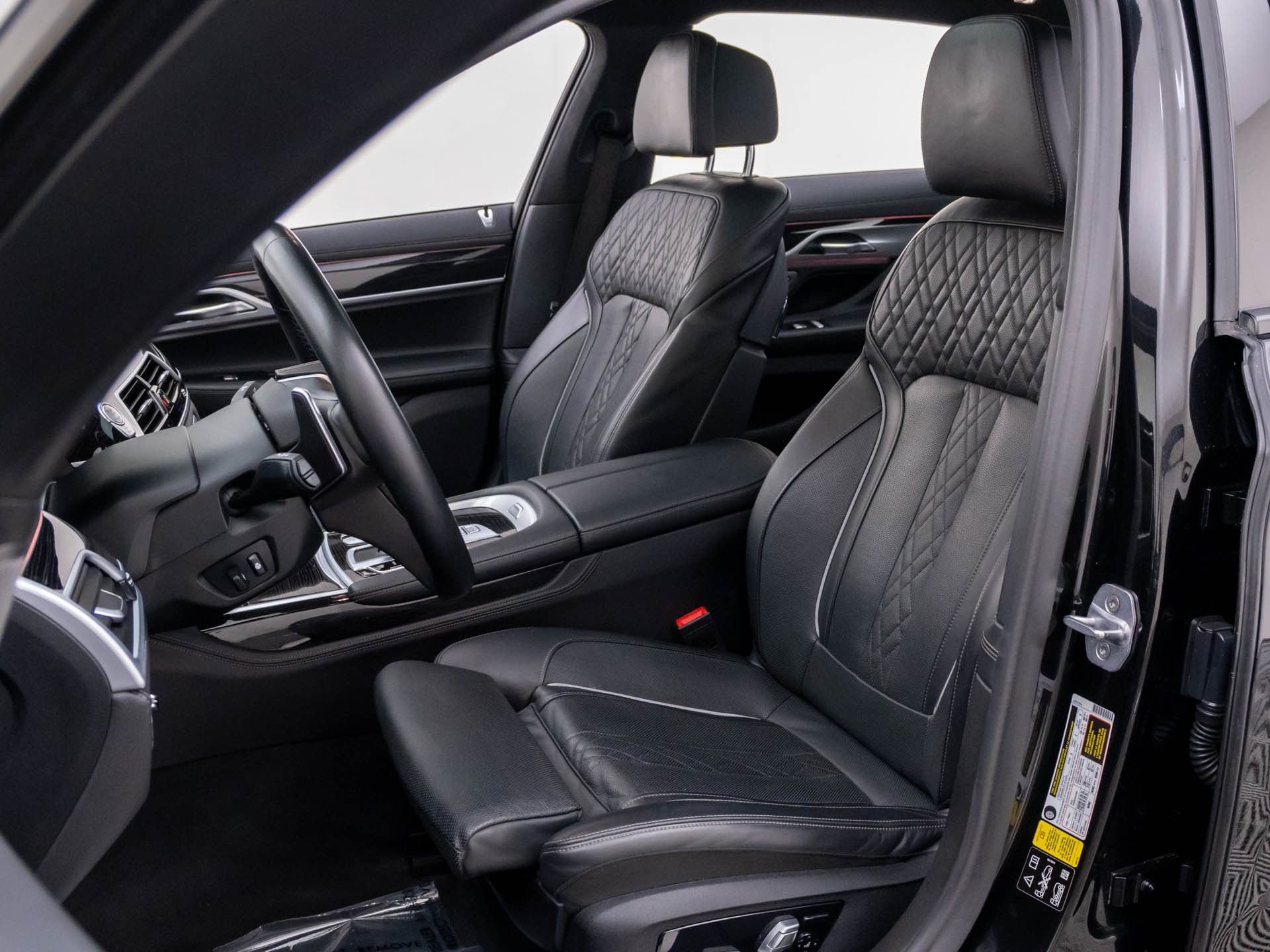 Used 2019 BMW 750i xDrive image 16