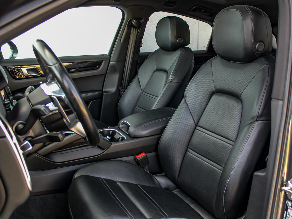 Used 2021 Porsche Cayenne Coupe AWD/4WD image 18