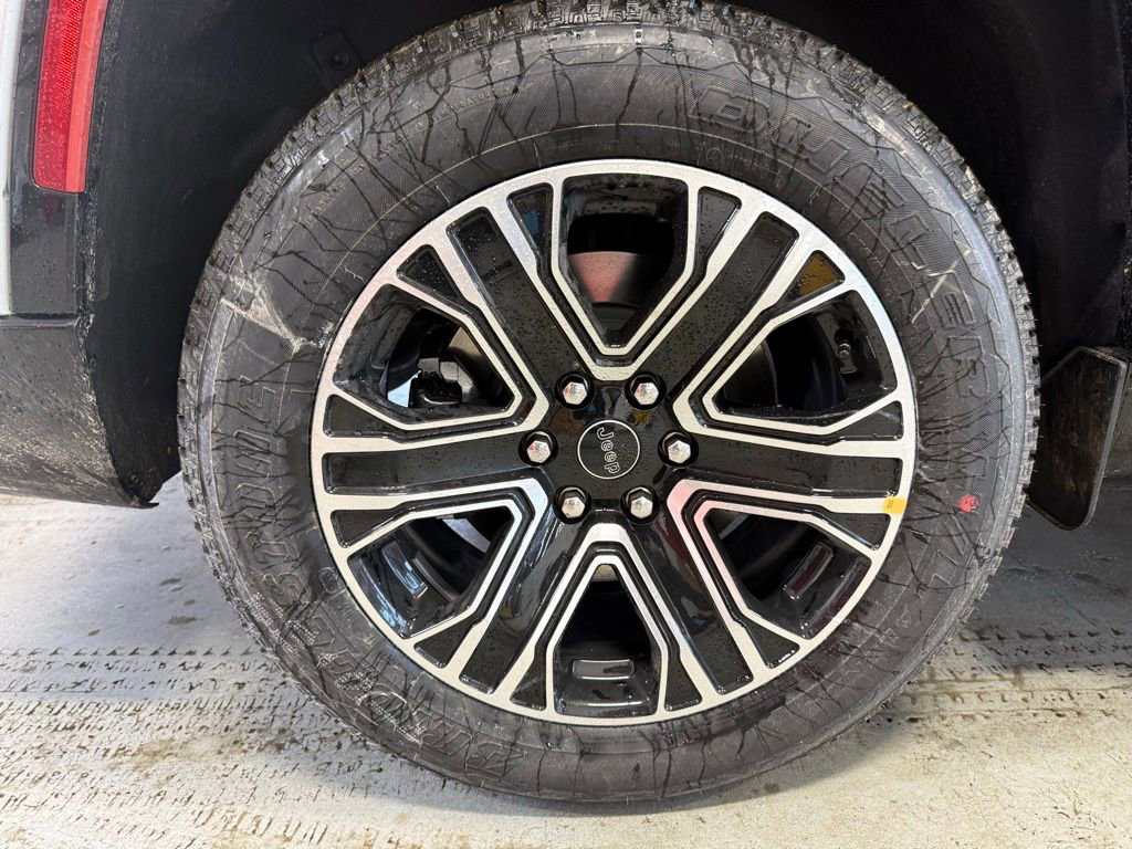 New 2026 Jeep Grand Wagoneer L 4WD w/ Premium Group I image 29