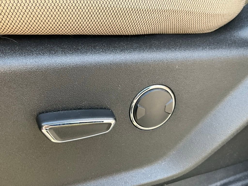 Certified 2017 Ford F250 XLT w/ XLT Value Package image 13