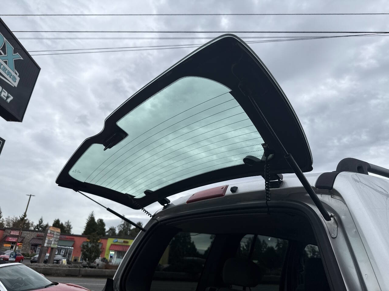 Used 2007 Jeep Liberty Sport image 9