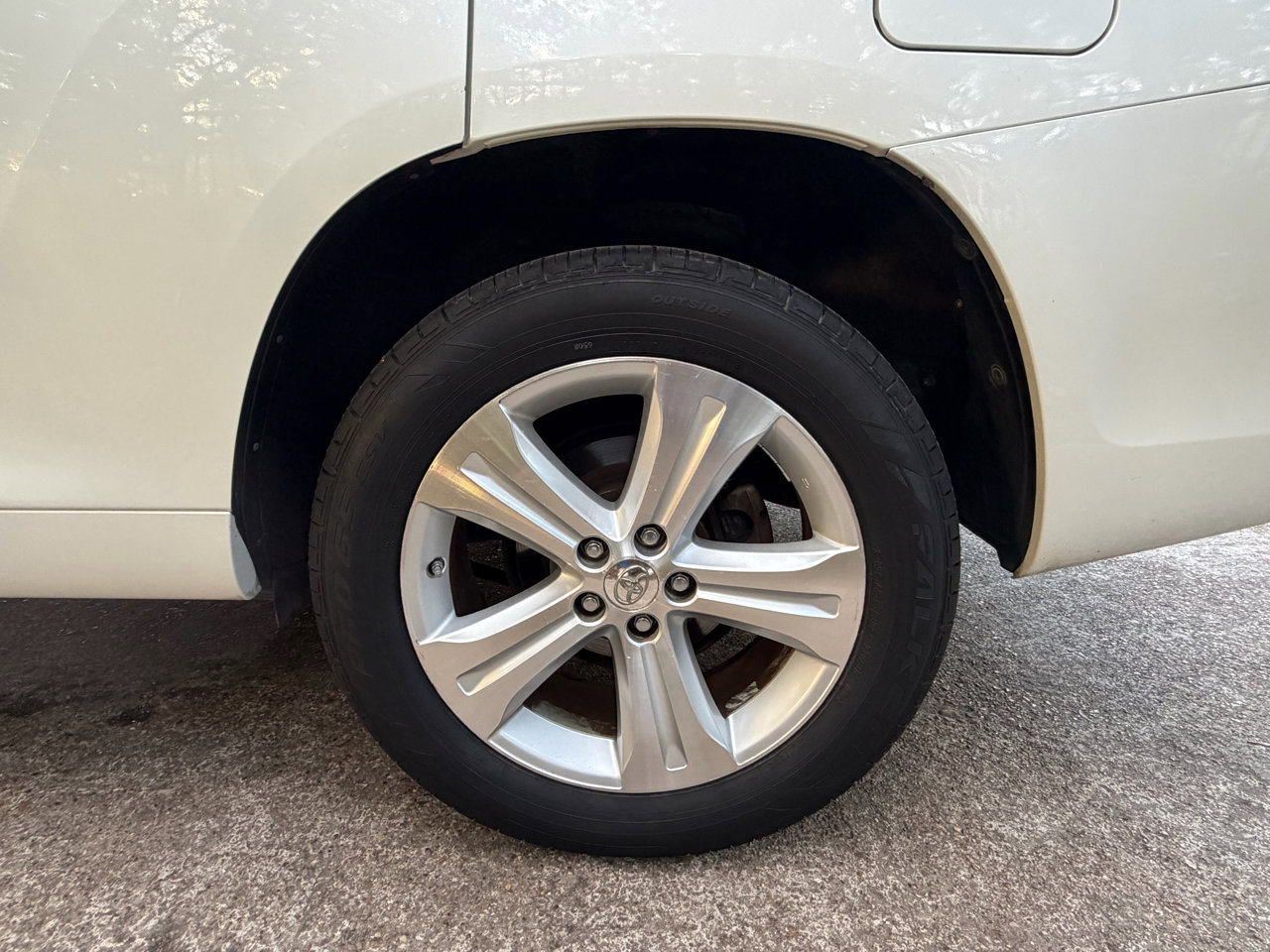 Used 2010 Toyota Highlander Limited image 11