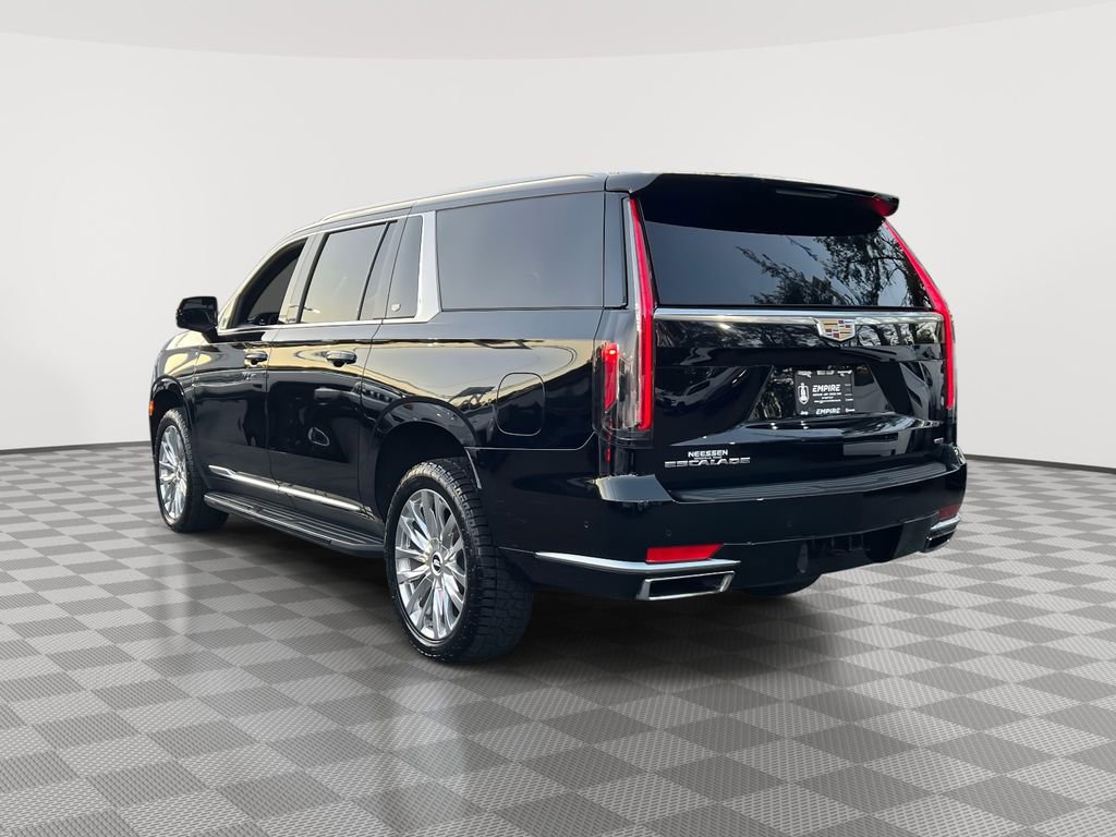 Used 2022 Cadillac Escalade ESV Premium Luxury image 5