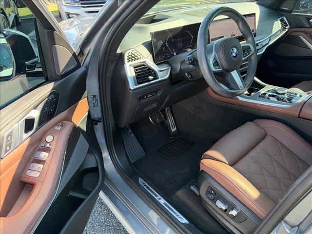 Used 2025 BMW X7 xDrive40i w/ M Sport Package AWD/4WD image 11
