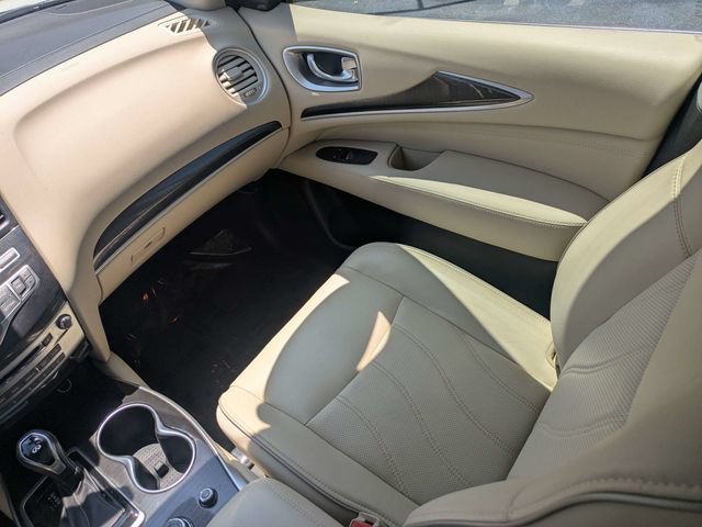 Used 2019 INFINITI QX60 Luxe w/ Essential Package FWD image 18