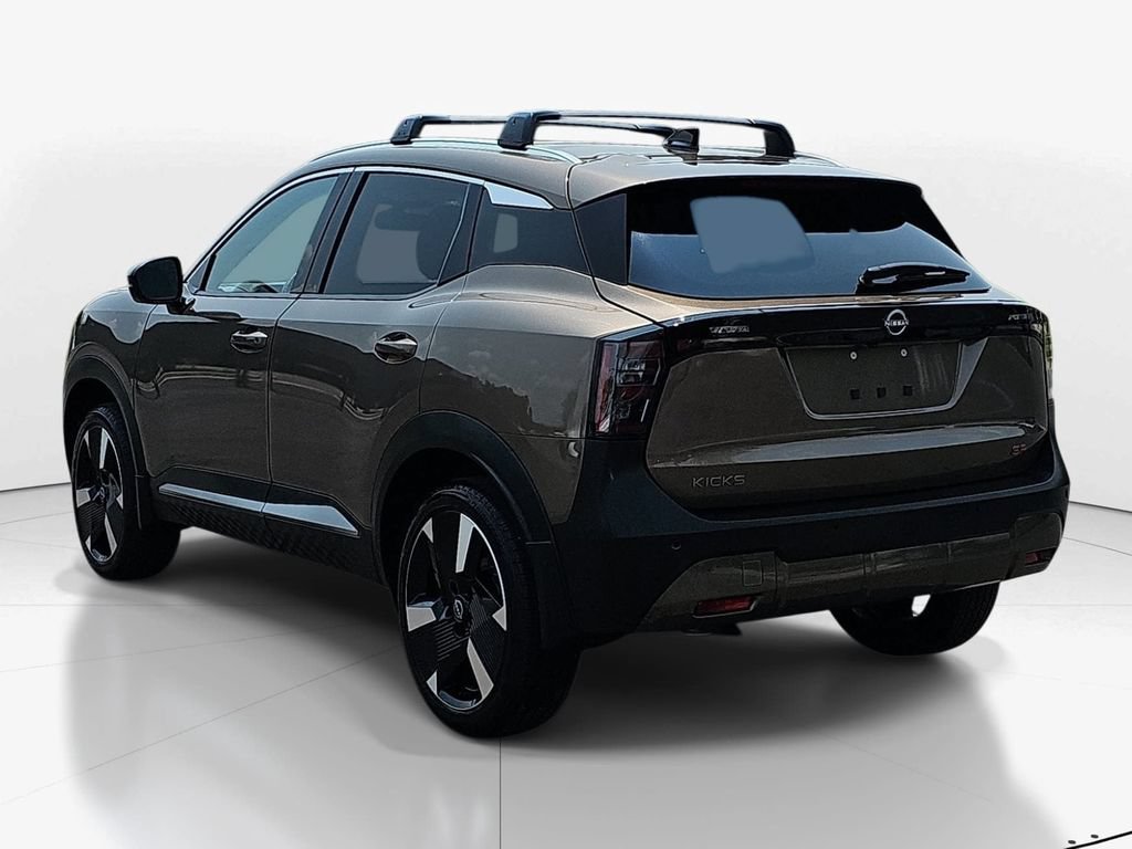 Used 2026 Nissan Kicks SR FWD image 8