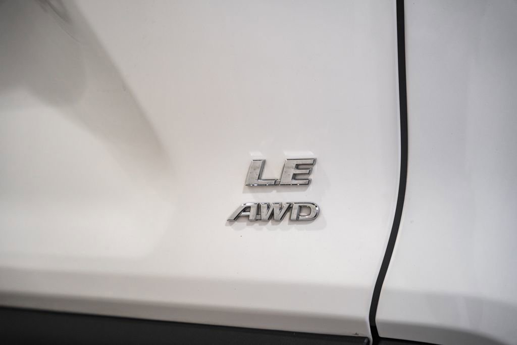Used 2024 Toyota RAV4 LE image 7