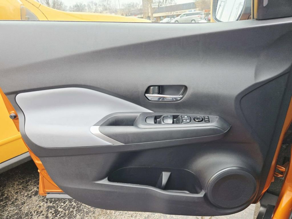 Used 2023 Nissan Kicks SR w/ SR Premium Package image 30
