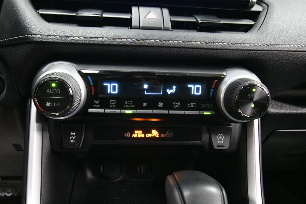 Certified 2024 Toyota RAV4 XLE image 15