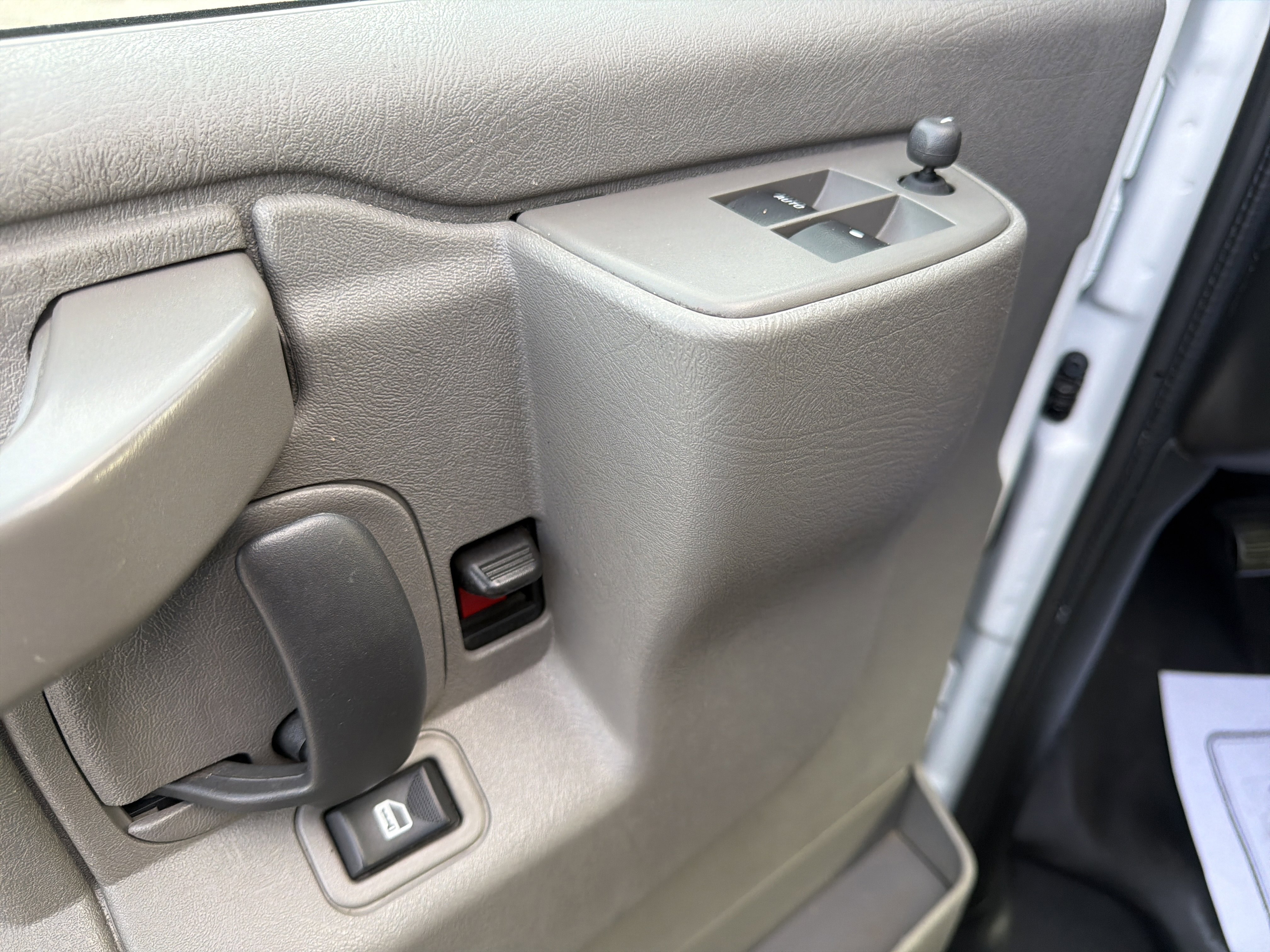 Used 2021 Chevrolet Express 2500 w/ Driver Convenience Package image 11