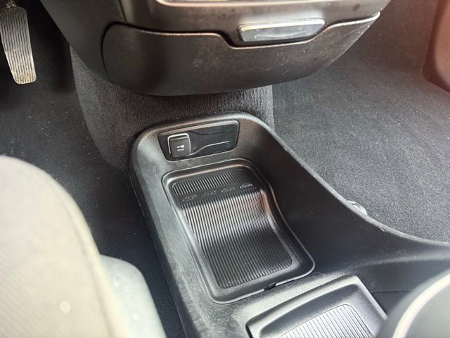 Used 2023 Chrysler Pacifica Touring image 23