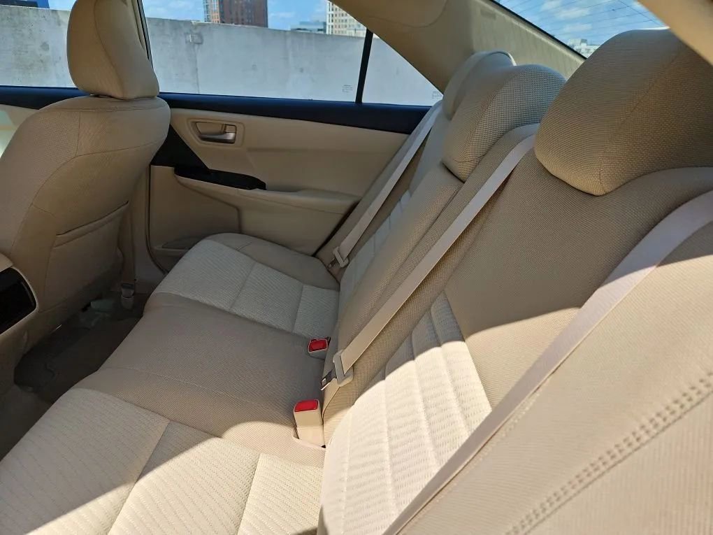 Used 2017 Toyota Camry LE image 14