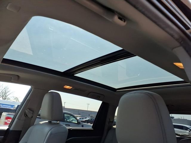 Certified 2019 Toyota Highlander Limited Platinum image 18