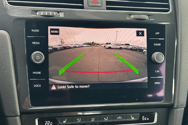 Used 2017 Volkswagen e-Golf SE w/ DC Fast Charging Package FWD image 22