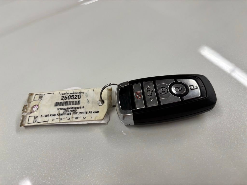 Used 2025 Ford F350 King Ranch w/ FX4 Off-Road Package image 25