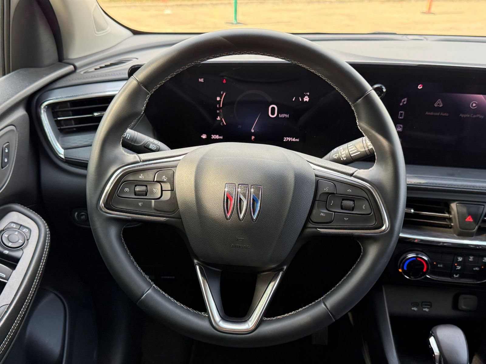 Used 2025 Buick Encore GX Preferred AWD/4WD image 28