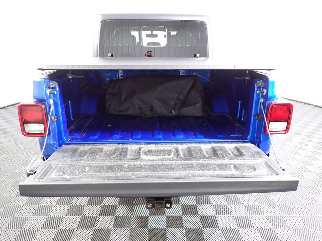 Used 2023 Jeep Gladiator Willys image 18