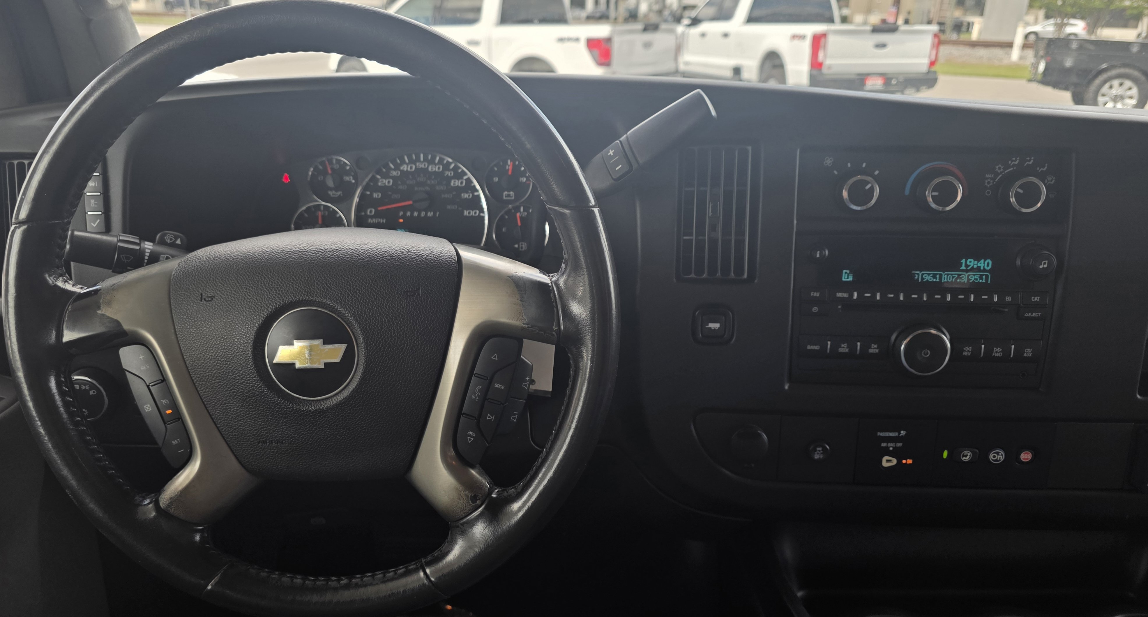 Used 2017 Chevrolet Express 2500 LS RWD image 20