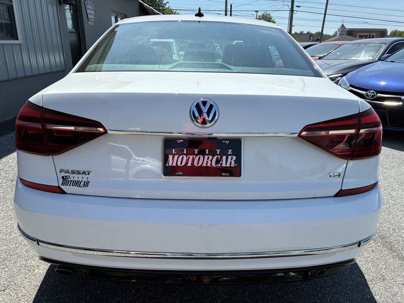 Used 2017 Volkswagen Passat 1.8T R-Line FWD image 5