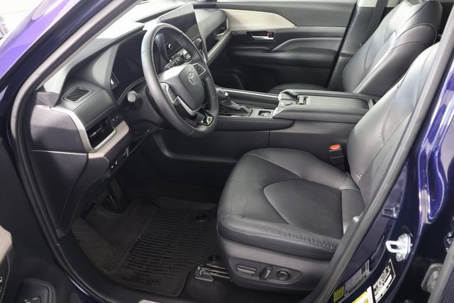 Used 2024 Toyota Grand Highlander Limited image 19