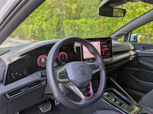 Used 2025 Volkswagen GTI SE image 10