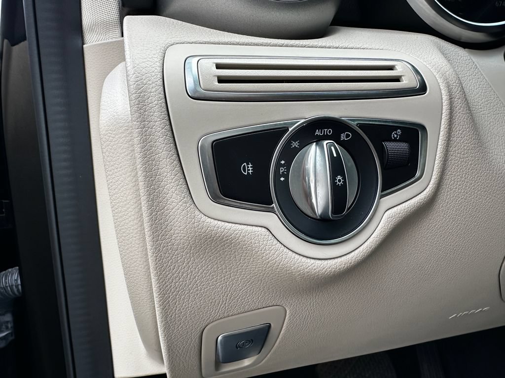 Certified 2021 Mercedes-Benz C 300 4MATIC Sedan image 35
