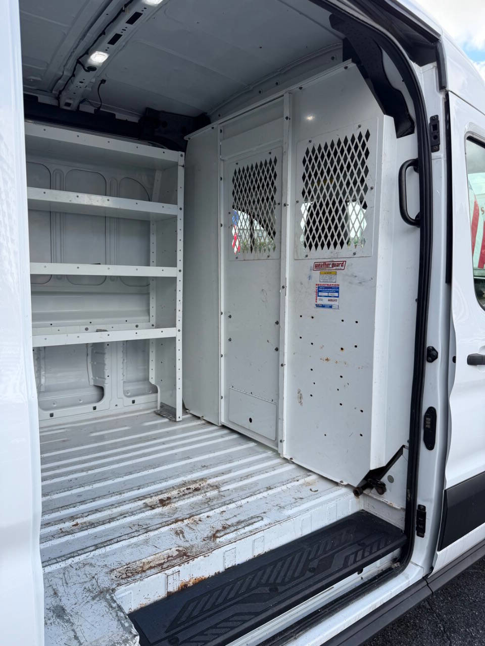 Used 2020 Ford Transit 250 Medium Roof image 17