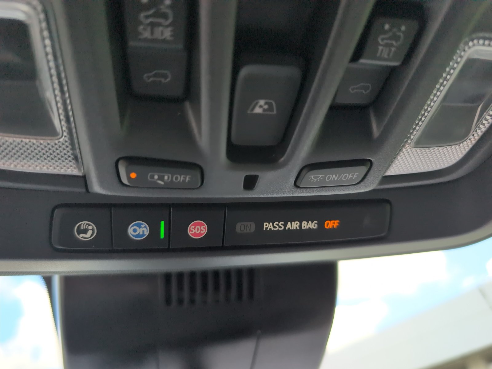 Used 2025 GMC Sierra 2500 AT4 w/ AT4 Premium Plus Package AWD/4WD image 36