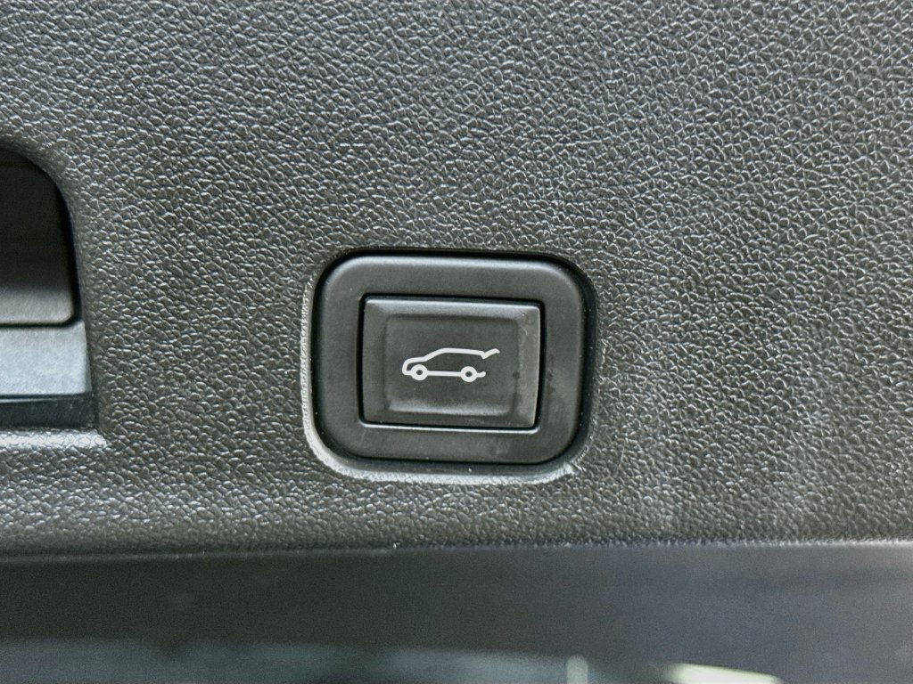 Used 2024 Chevrolet Traverse LT AWD/4WD image 30
