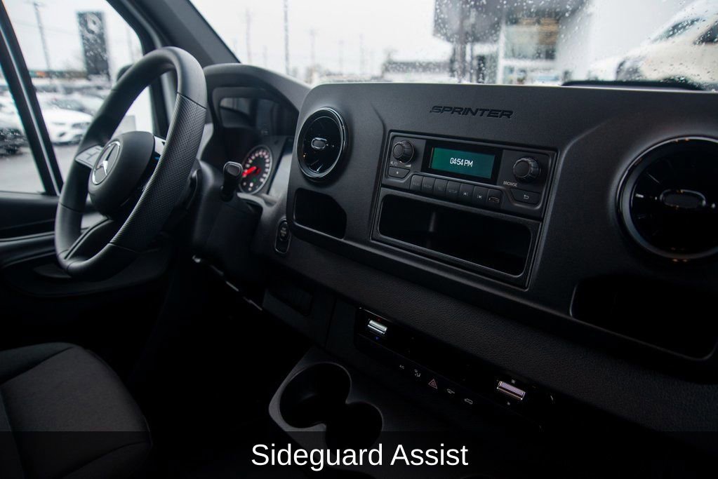 Used 2025 Mercedes-Benz Sprinter 2500 image 38