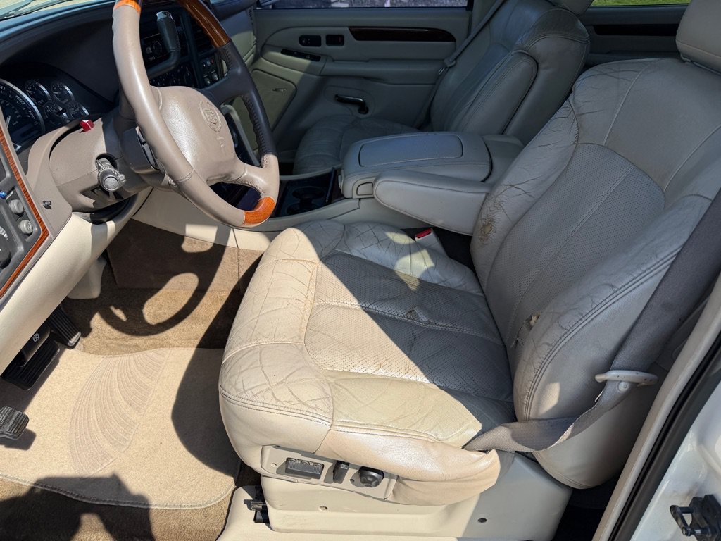 Used 2002 Cadillac Escalade EXT AWD/4WD image 9