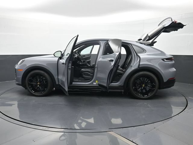 Certified 2024 Porsche Cayenne Turbo GT AWD/4WD image 30