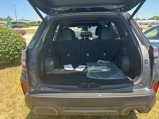 Used 2025 Subaru Forester Limited AWD/4WD image 10