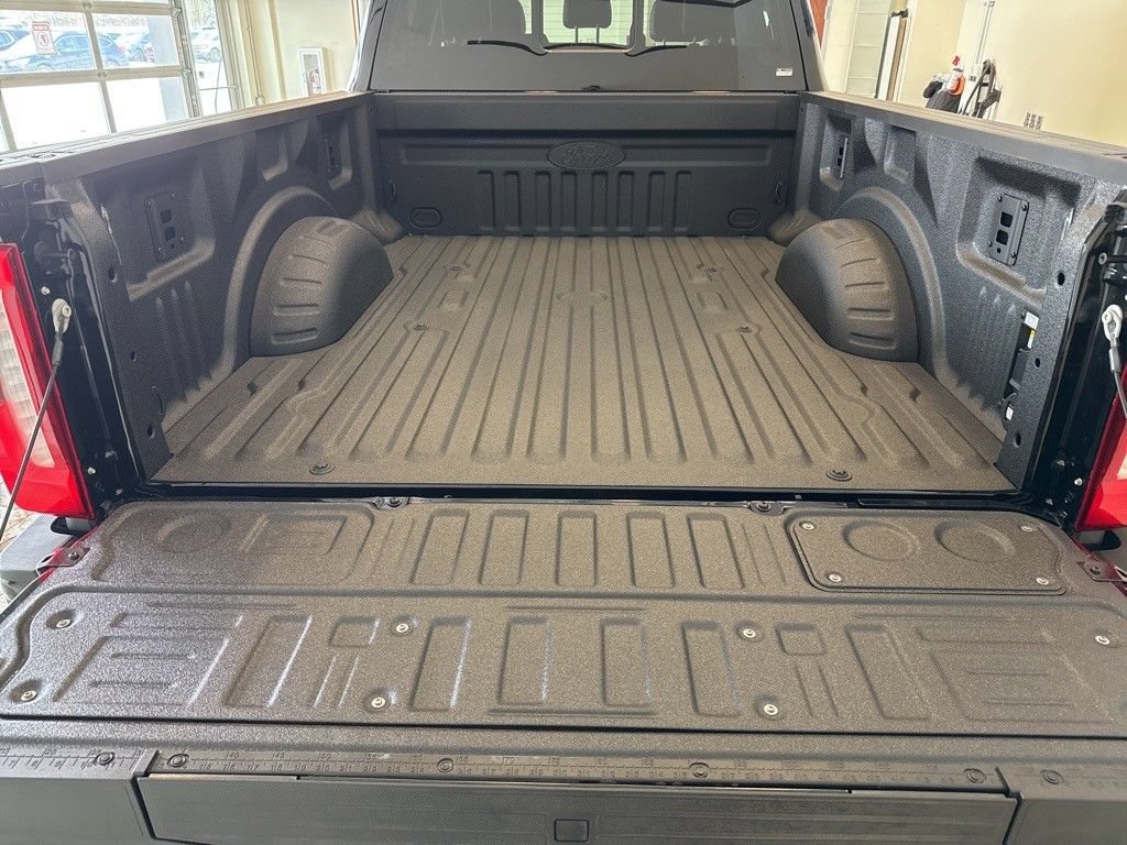 New 2026 Ford F350 Lariat w/ Black Appearance Package AWD/4WD image 4