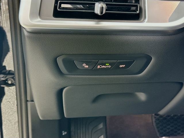 Used 2026 BMW X5 xDrive40i w/ Climate Comfort Package image 10