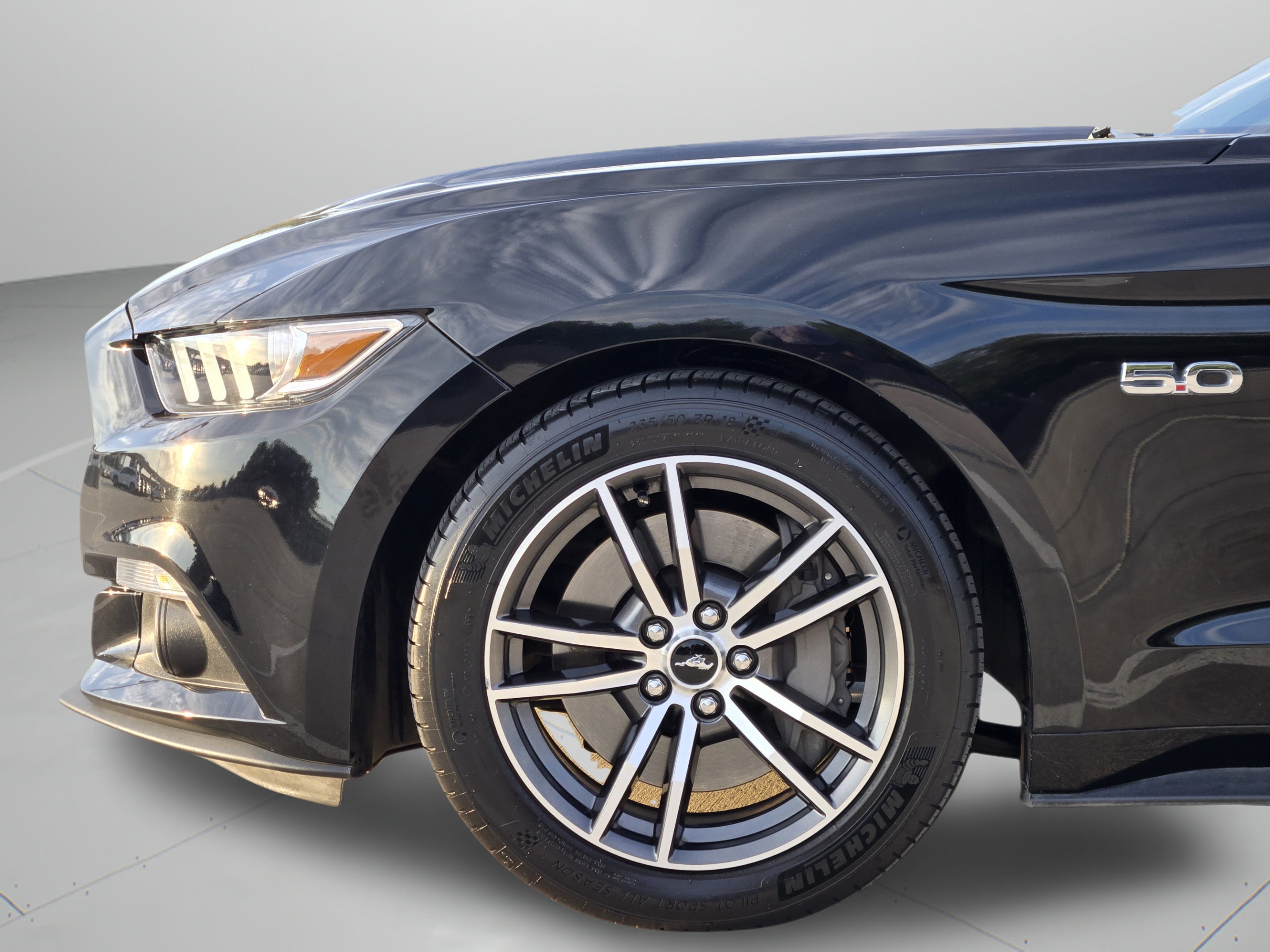 Used 2017 Ford Mustang GT RWD image 28