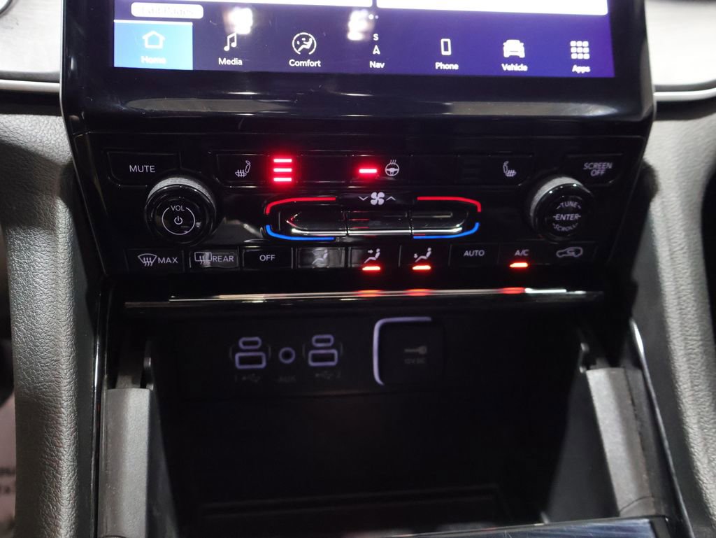 Certified 2023 Jeep Grand Cherokee Limited w/ Black Appearance Package image 29