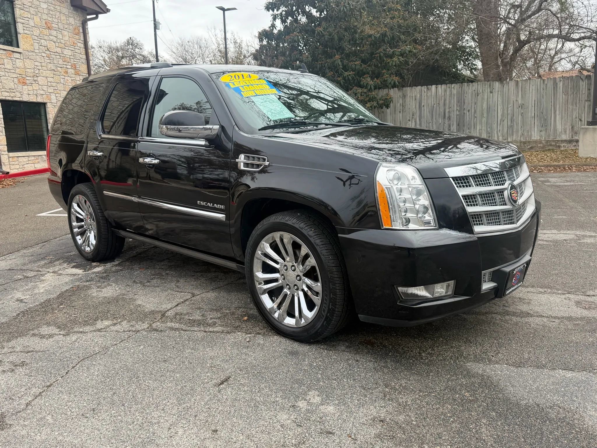 Used 2014 Cadillac Escalade Platinum image 3