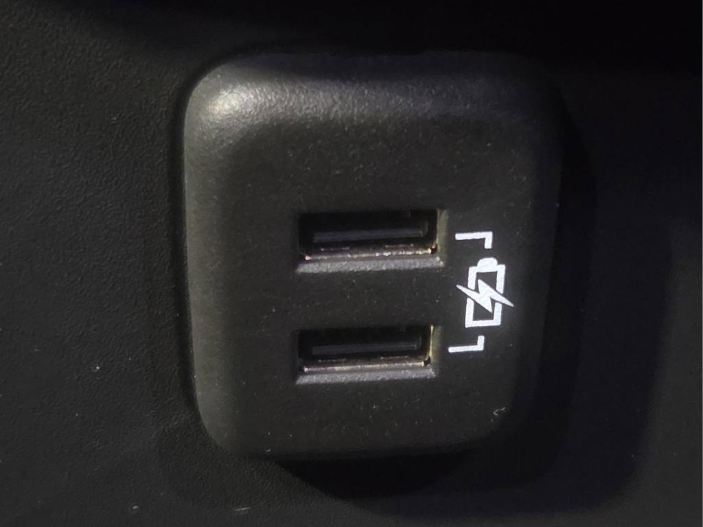 Used 2024 GMC Terrain SLE w/ Driver Convenience Package image 14