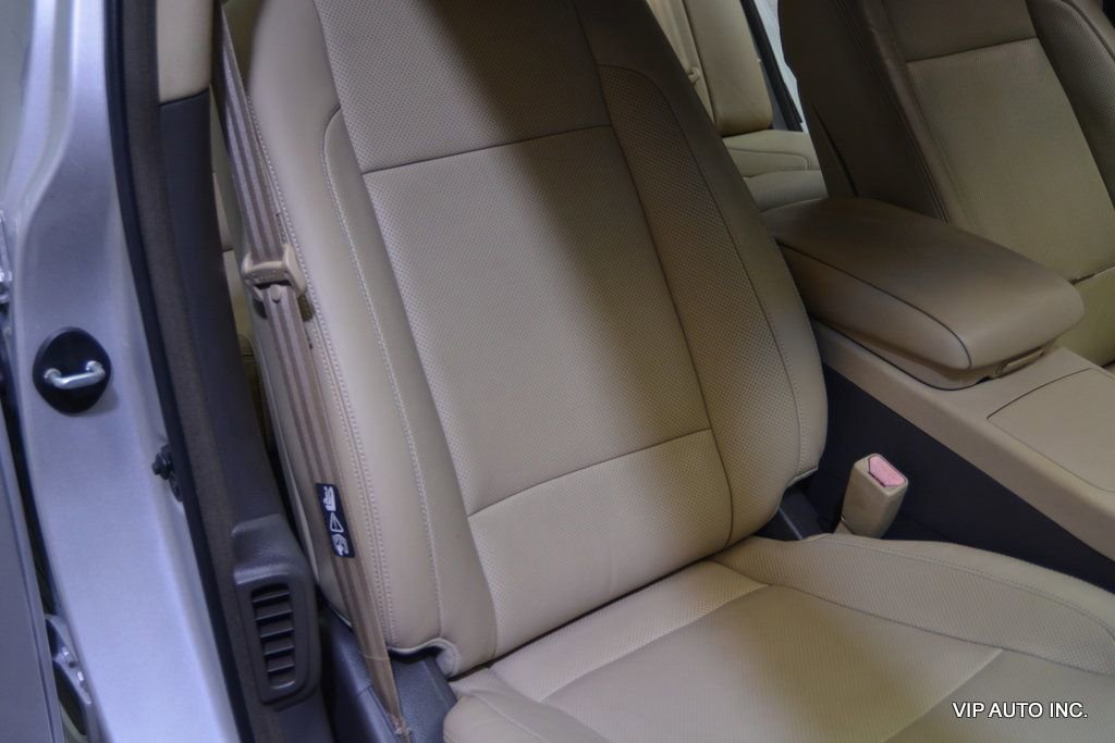Used 2010 Hyundai Genesis 4.6 RWD image 15