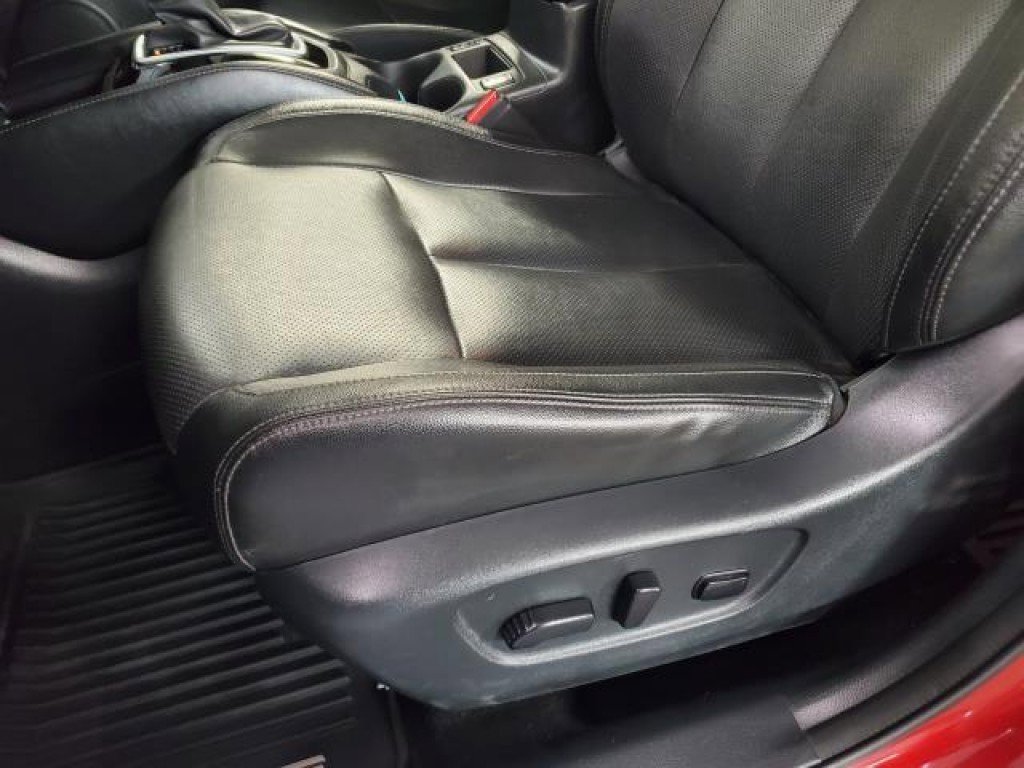 Used 2018 Nissan Rogue S AWD/4WD image 15