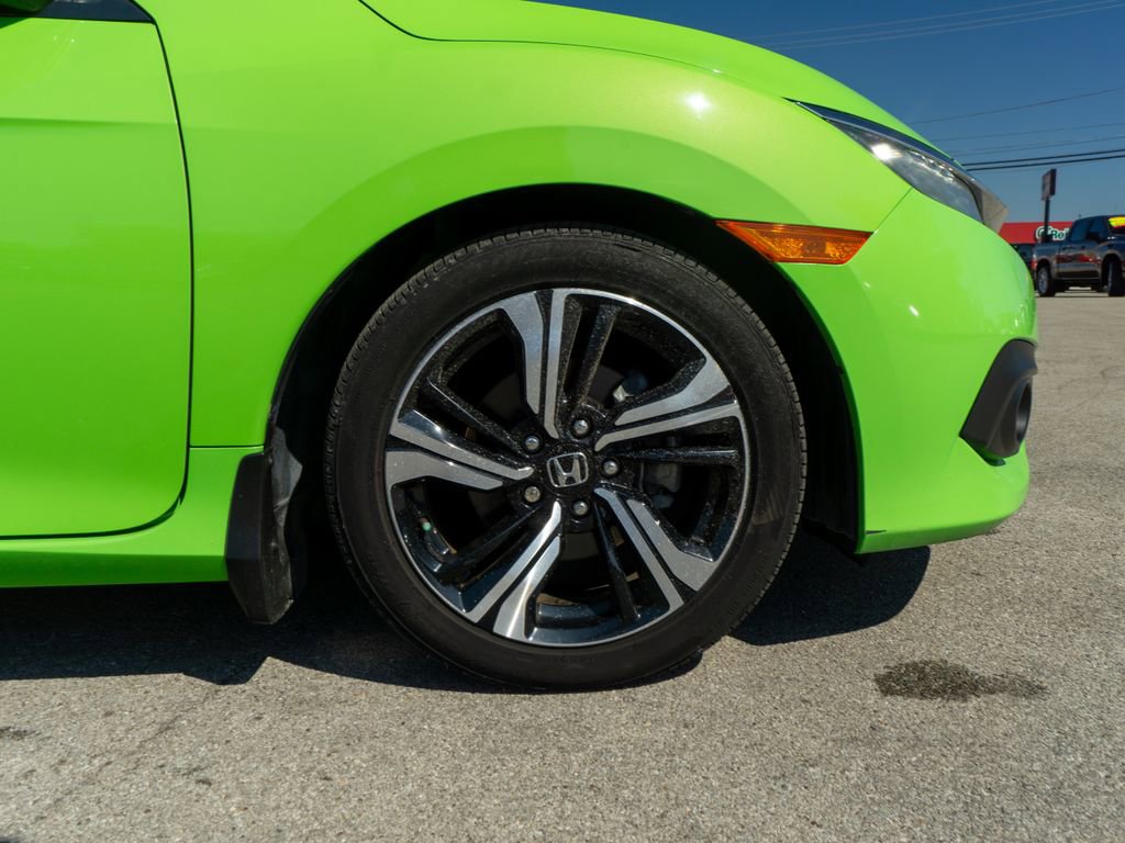 Used 2017 Honda Civic Touring image 4