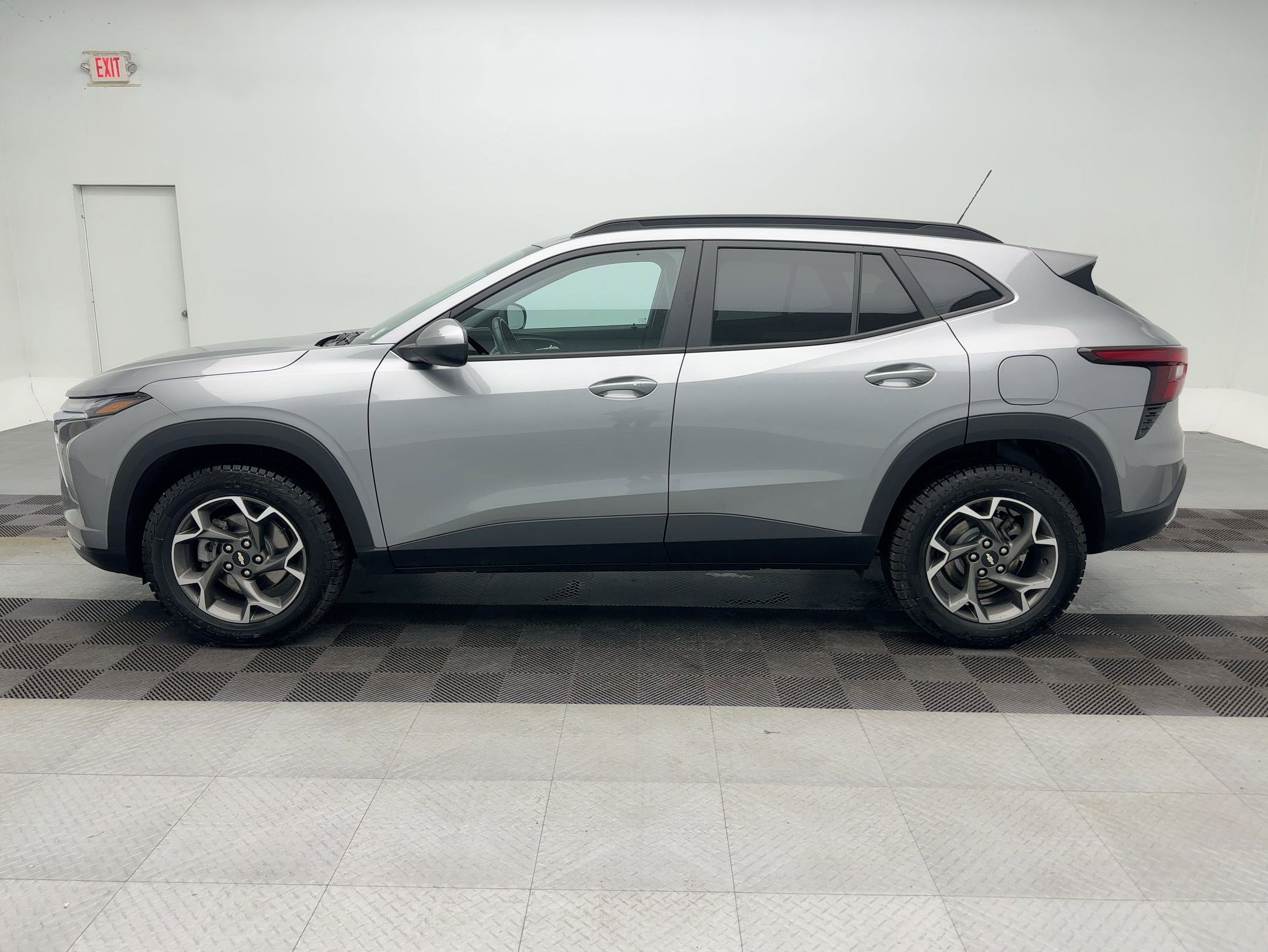 Certified 2024 Chevrolet Trax LT w/ Sunroof Package image 2