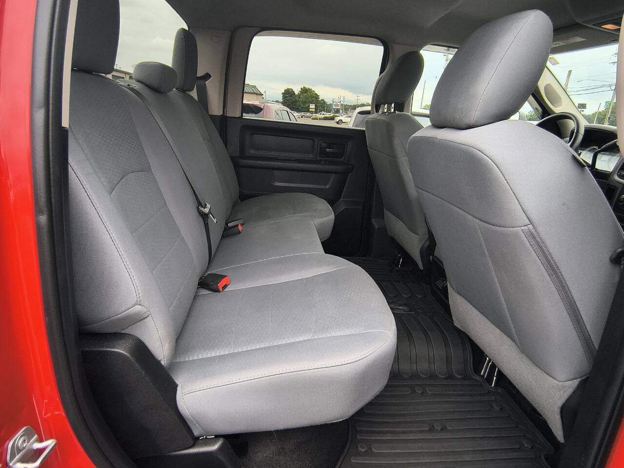 Used 2017 RAM 2500 Tradesman w/ Chrome Appearance Group image 24