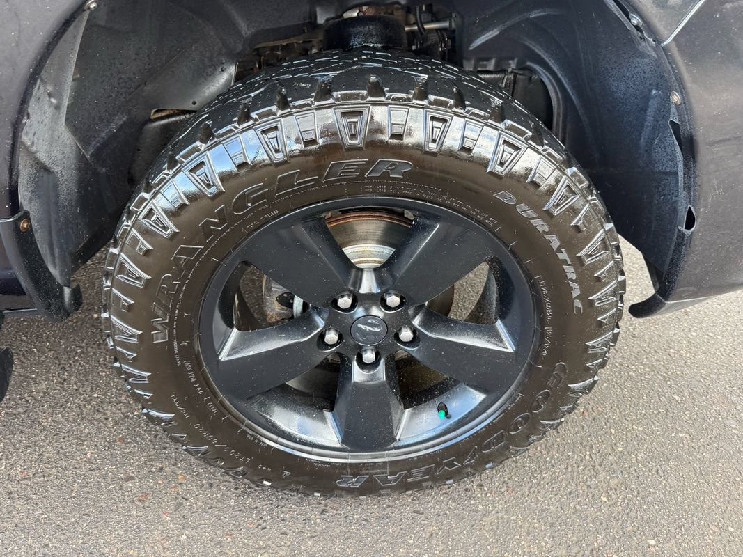 Used 2018 RAM 1500 Express w/ Express Value Package AWD/4WD image 10