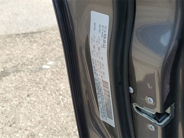 Used 2020 Jeep Cherokee Trailhawk w/ Cold Weather Group image 28