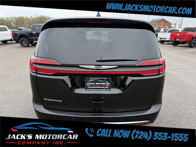 Used 2026 Chrysler Pacifica Select FWD image 5