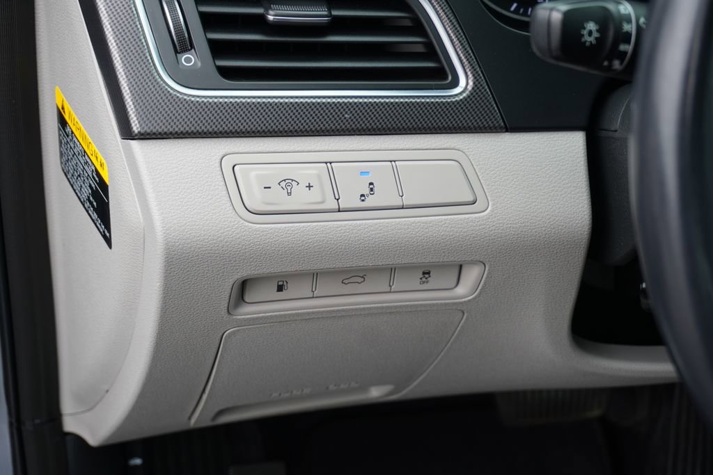 Used 2015 Hyundai Sonata Sport w/ Option Group 03 image 17