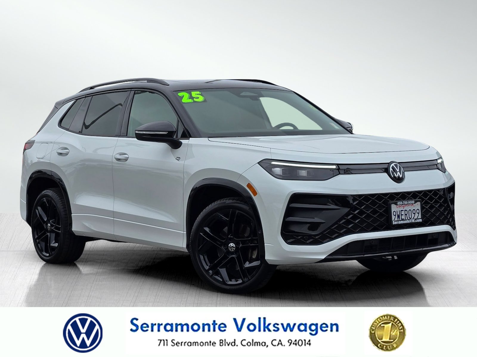 Used 2025 Volkswagen Tiguan SE R-Line AWD/4WD image 1