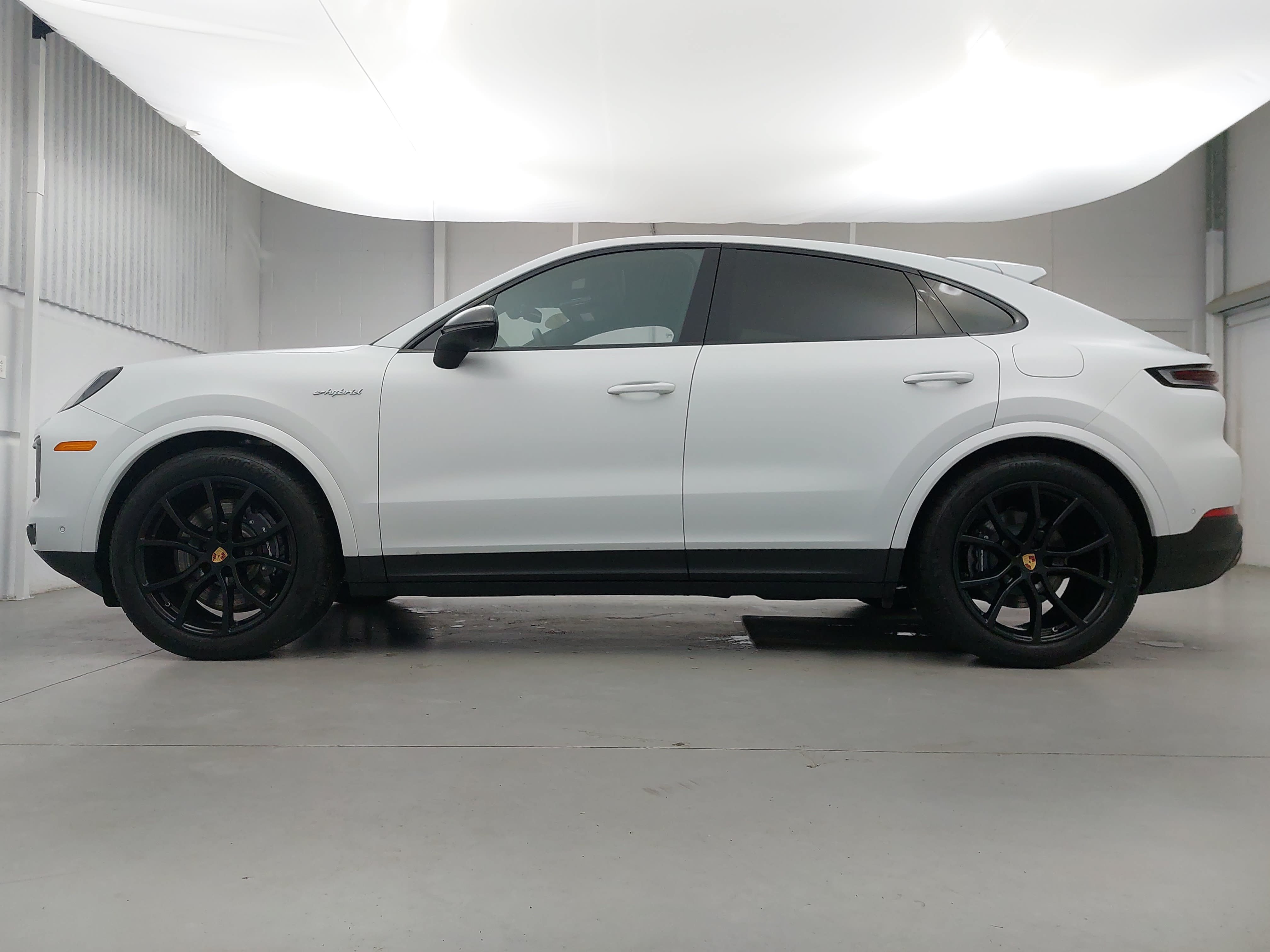 Certified 2026 Porsche Cayenne E-Hybrid Coupe AWD/4WD image 2